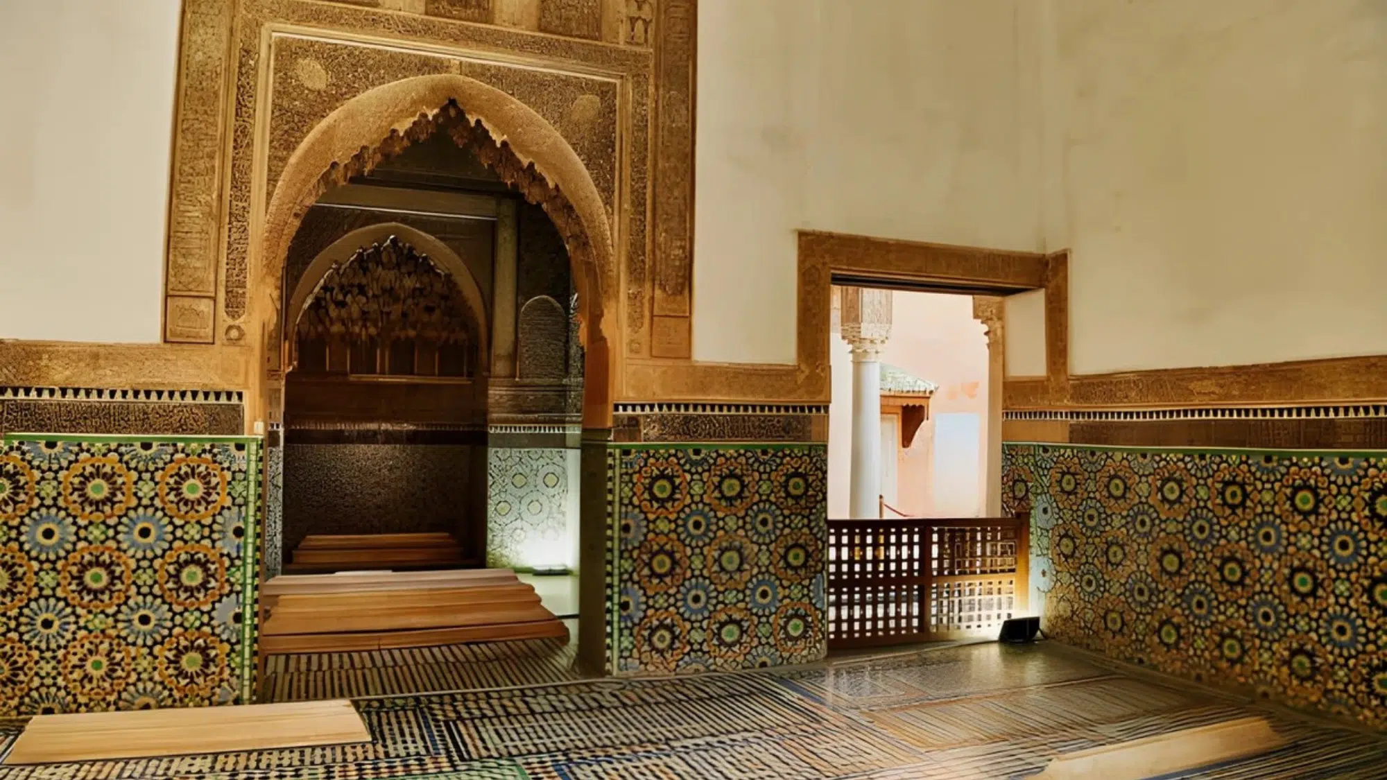 horseshoe and pointed arches
