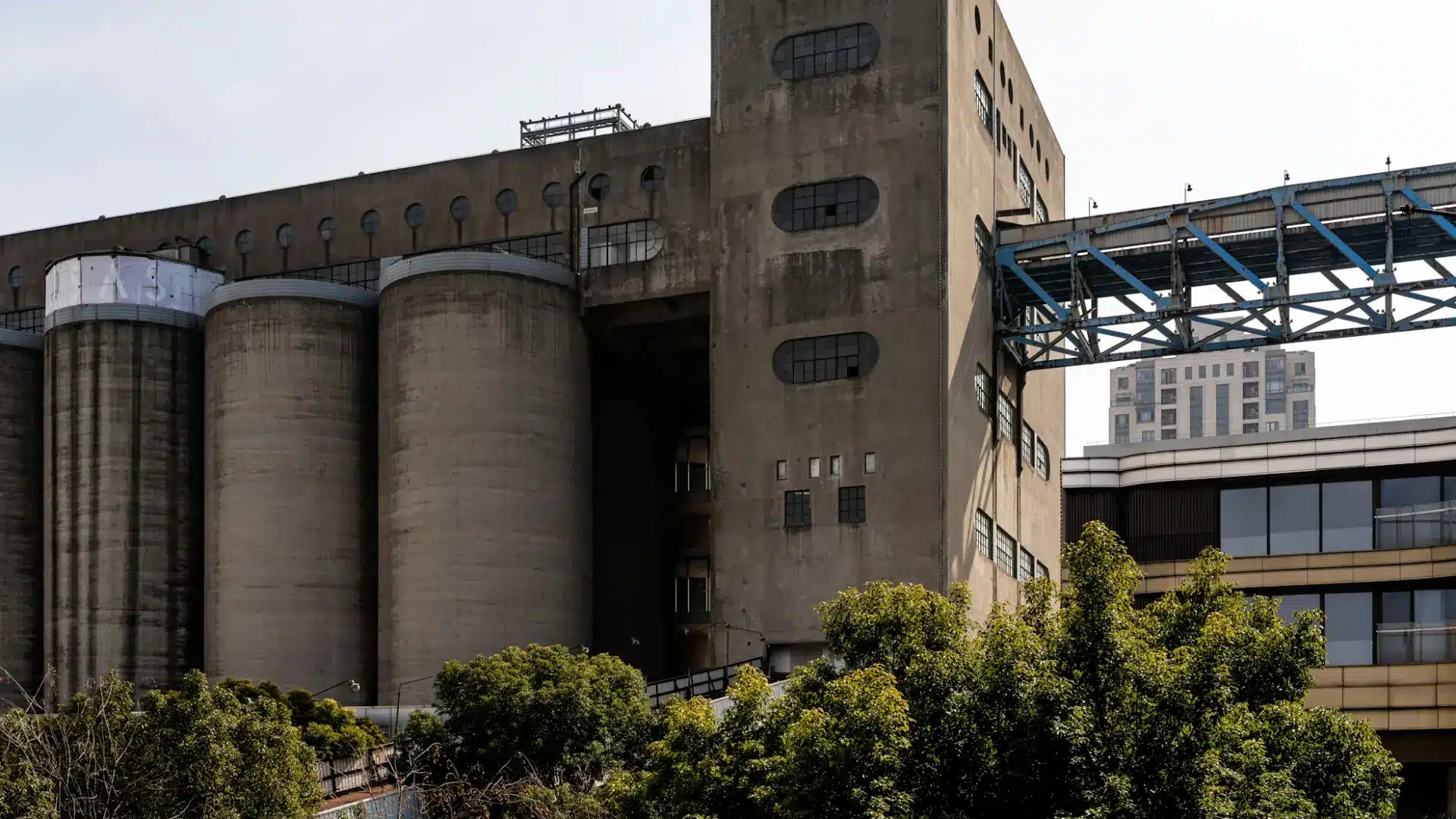 industrial-modern-architecture
